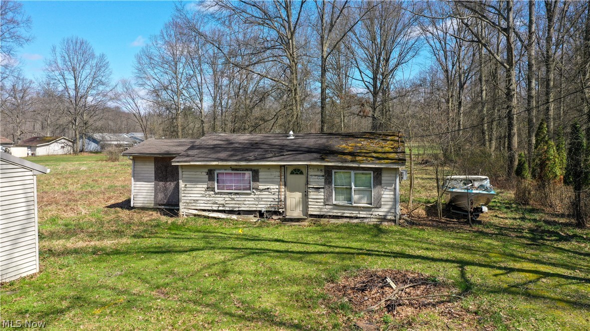 5556 Shaffer Road Northwest Warren, OH 44481 - Photo 2 of 20