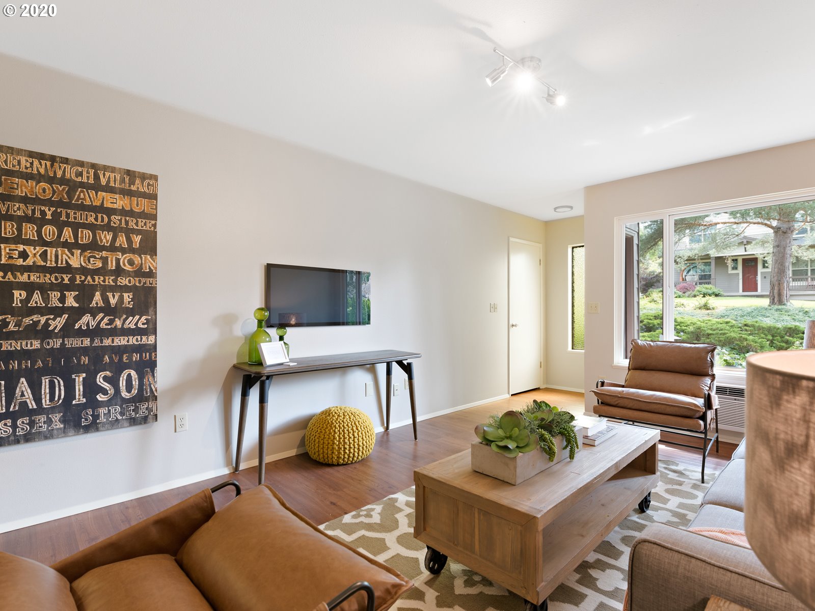8401 Southwest 30th Avenue Portland, OR 97219 - Photo 4 of 30 Gallery Image 4