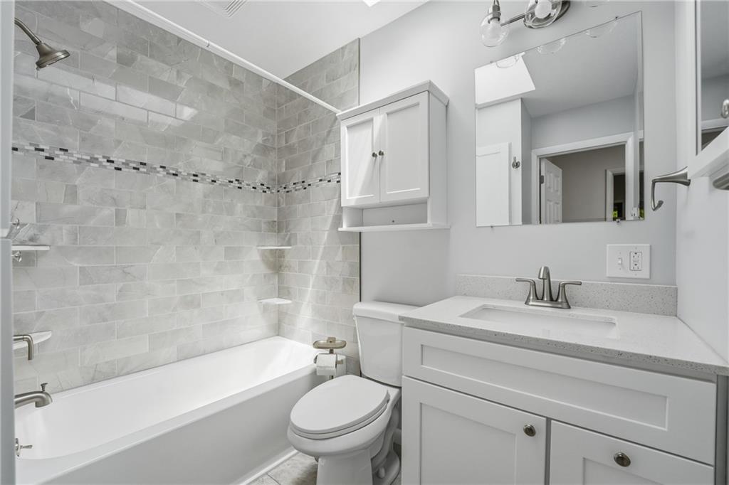909 Apache Trail Mercer, PA 16137 - Photo 26 of 39 2nd floor main bathroom