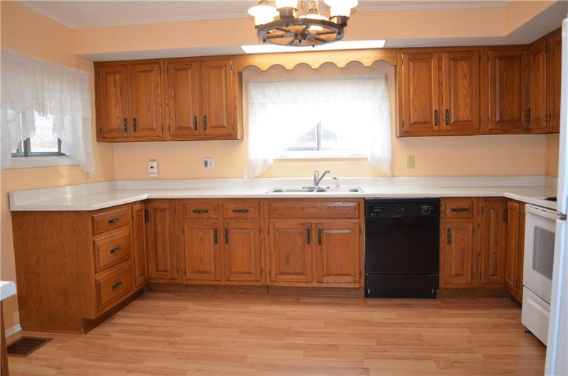 129 Raspberry Road Claysville, PA 15323 - Photo 2 of 14
