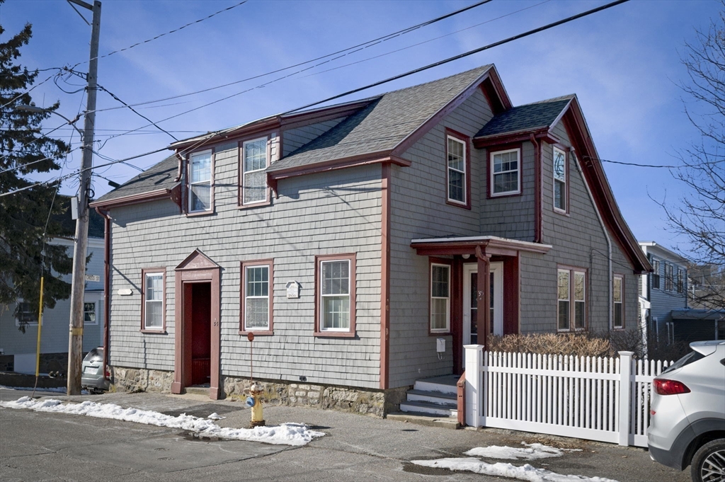 35 Rowland Street Marblehead, MA 01945 - Photo 1 of 37 Gallery Image 1