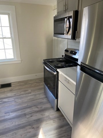 35 Rowland Street Marblehead, MA 01945 - Photo 14 of 37 Gallery Image 14