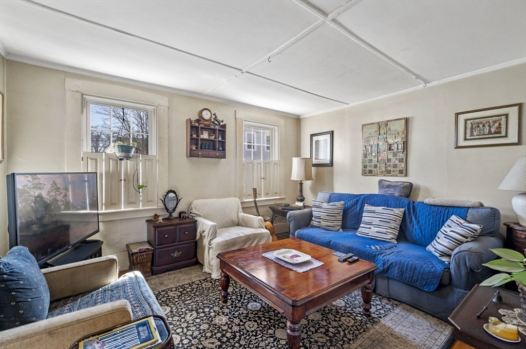 35 Rowland Street Marblehead, MA 01945 - Photo 17 of 37 Gallery Image 17
