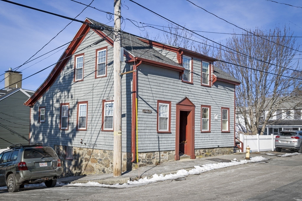 35 Rowland Street Marblehead, MA 01945 - Photo 4 of 37 Gallery Image 4