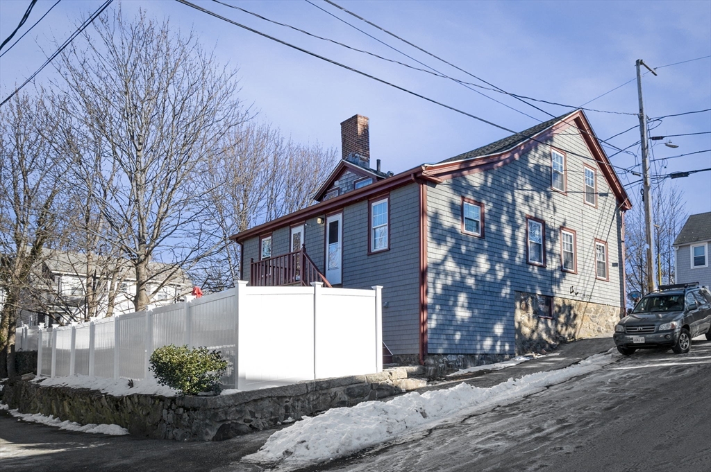 35 Rowland Street Marblehead, MA 01945 - Photo 6 of 37 Gallery Image 6