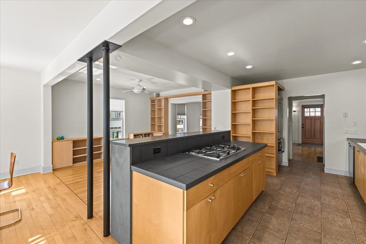 185 Maple Street Burlington, VT 05401 - Photo 14 of 40