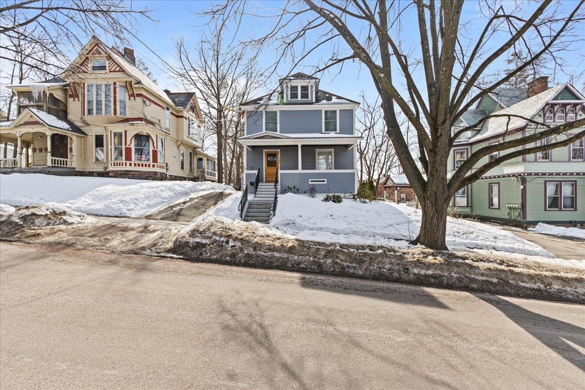 185 Maple Street Burlington, VT 05401 - Photo 2 of 40