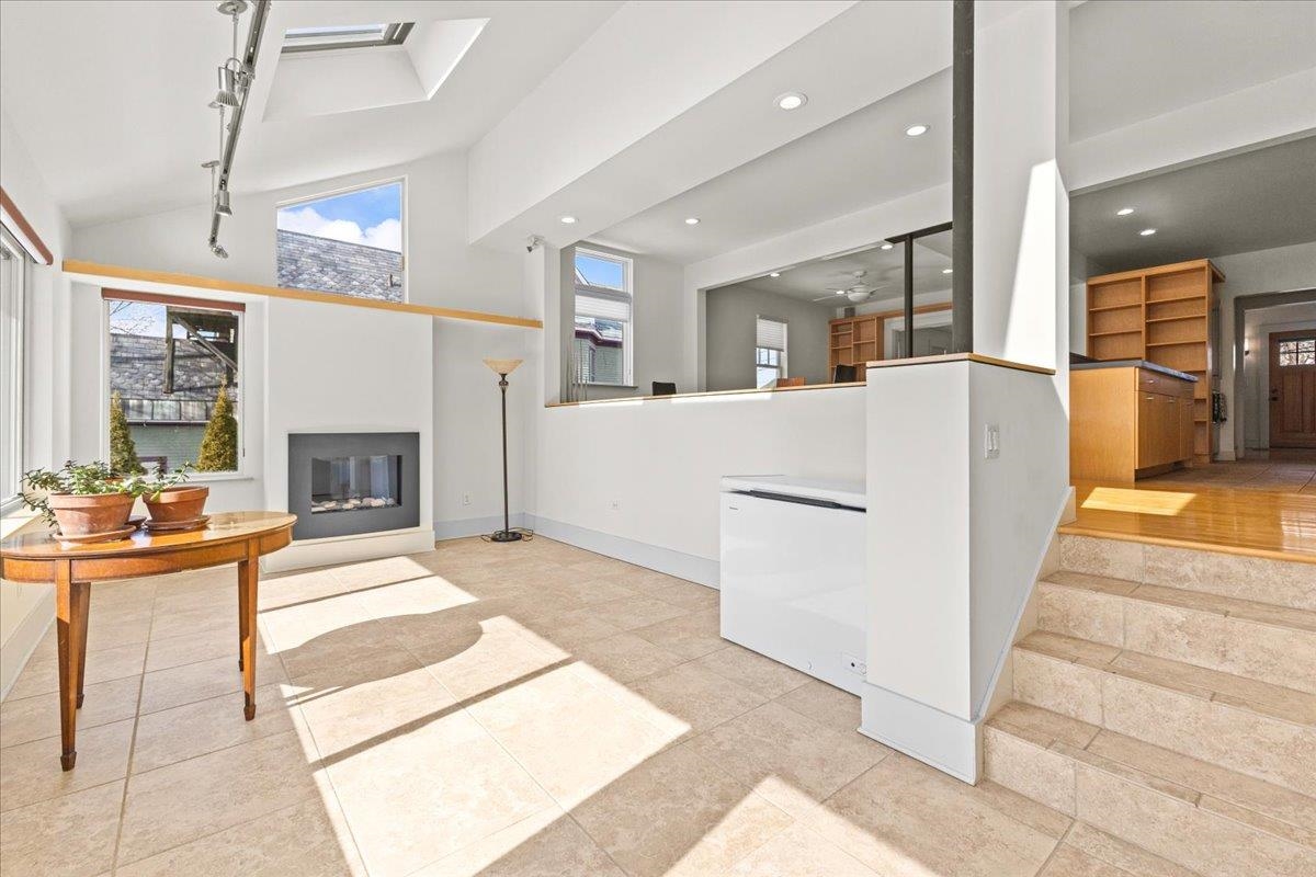 185 Maple Street Burlington, VT 05401 - Photo 8 of 40