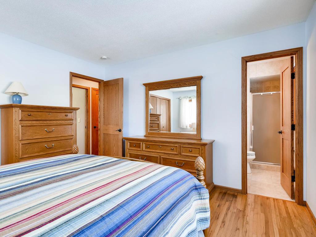 26435 Edgewood Road Excelsior, MN 55331 - Photo 12 of 27 Gallery Image 12