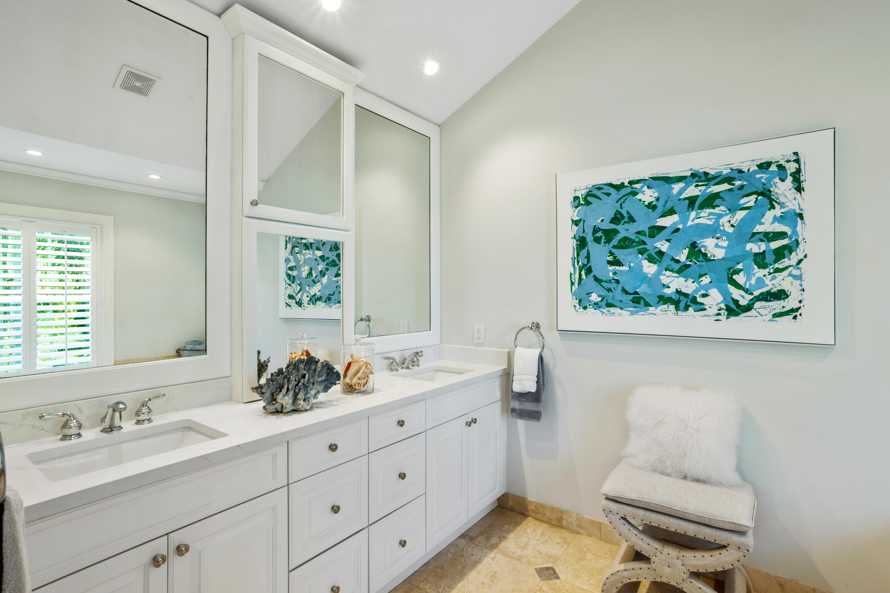 327 Arabian Road Palm Beach, FL 33480 - Photo 13 of 23 MASTER_BATH_ANGLE_DETAIL