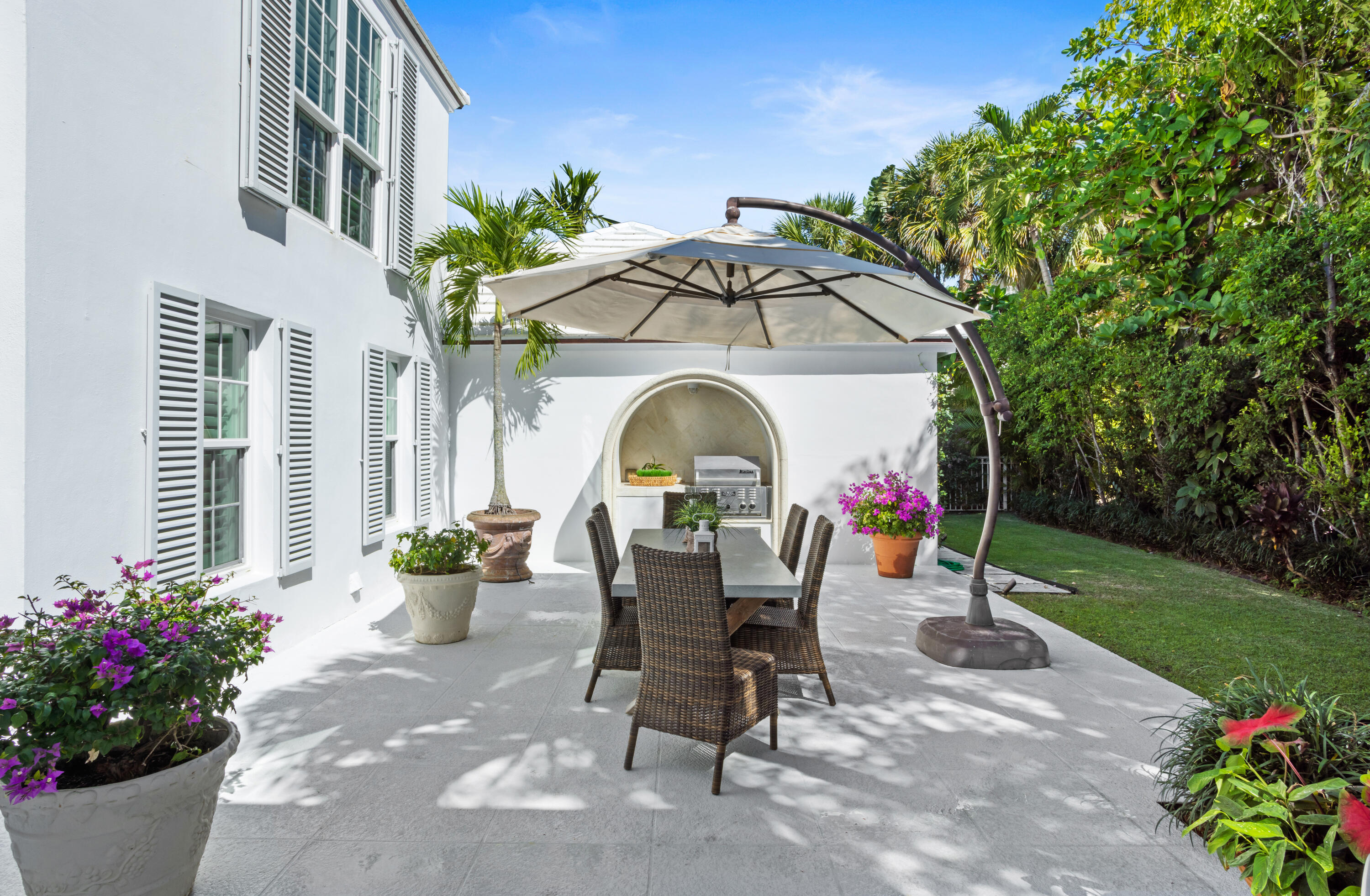 327 Arabian Road Palm Beach, FL 33480 - Photo 18 of 23 PATIO_DINING