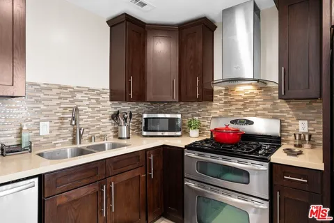 $699,000 | 7755 Vía Rosa Maria, Burbank, CA 91504