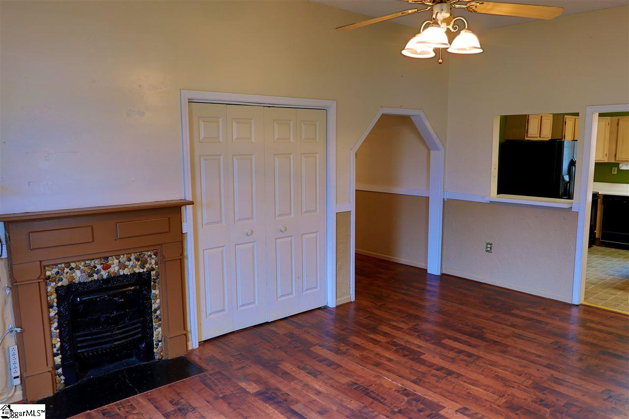 301 Burns Road Easley, SC 29640 - Photo 4 of 21 Gallery Image 4
