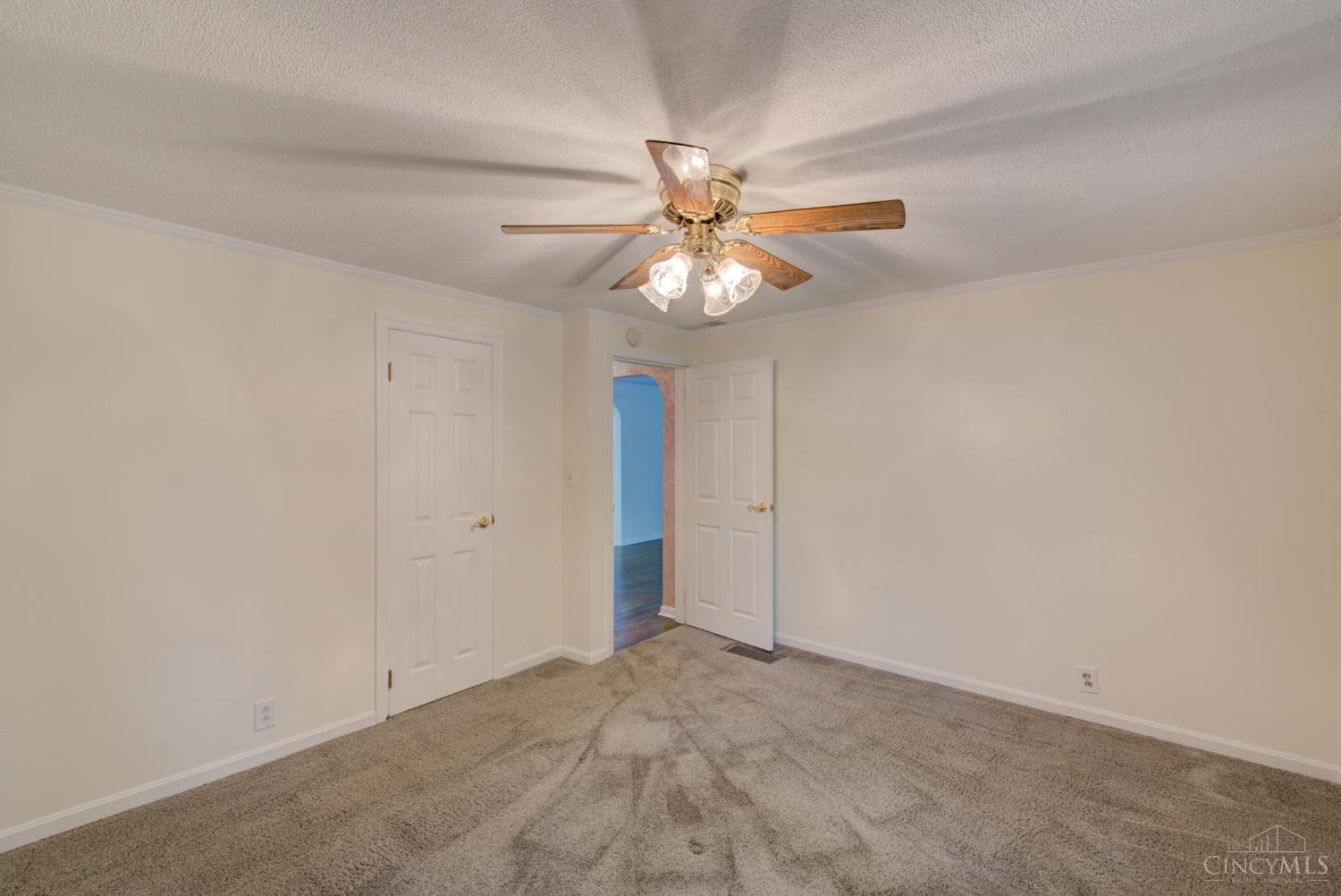 1140 Pamela Road Cincinnati, OH 45255 - Photo 17 of 33