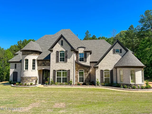$707,000 | 11210 Vicki's Lane, Olive Branch, MS 38654