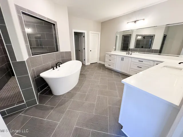 $707,000 | 11210 Vicki's Lane, Olive Branch, MS 38654