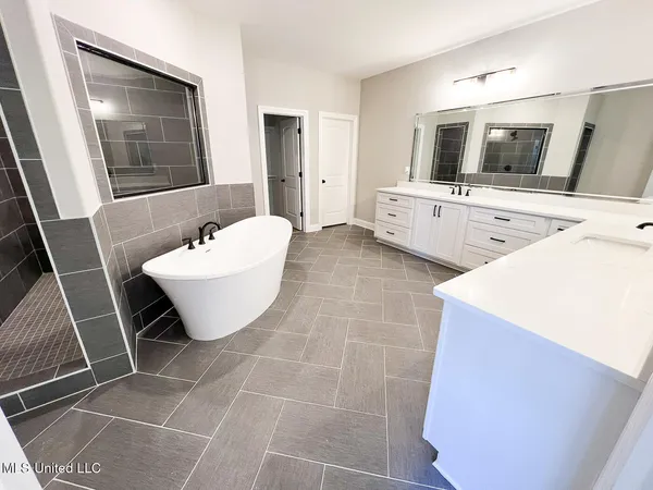 $707,000 | 11210 Vicki's Lane, Olive Branch, MS 38654