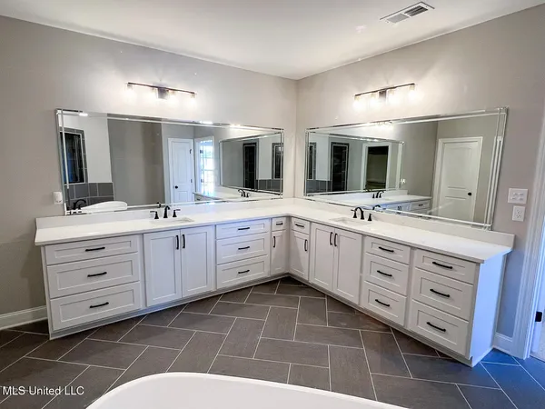 $697,900 | 11210 Vicki's Lane, Olive Branch, MS 38654