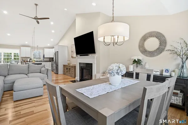 $469,900 | 31 Eleanor Road, Unit 31, Somers, CT 06071