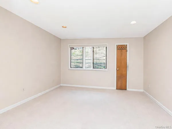 $4,000 | 8 Davids Lane, Ossining, NY 10562