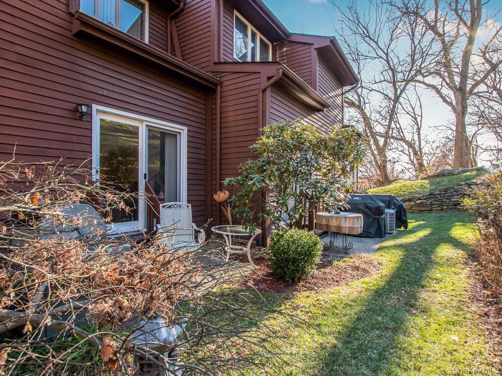 8 Davids Lane Ossining, NY 10562 - Photo 3 of 26 Outdoor Patio Space