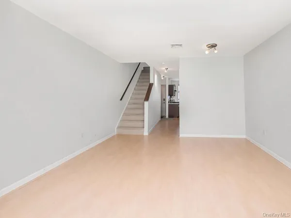 $4,000 | 8 Davids Lane, Ossining, NY 10562