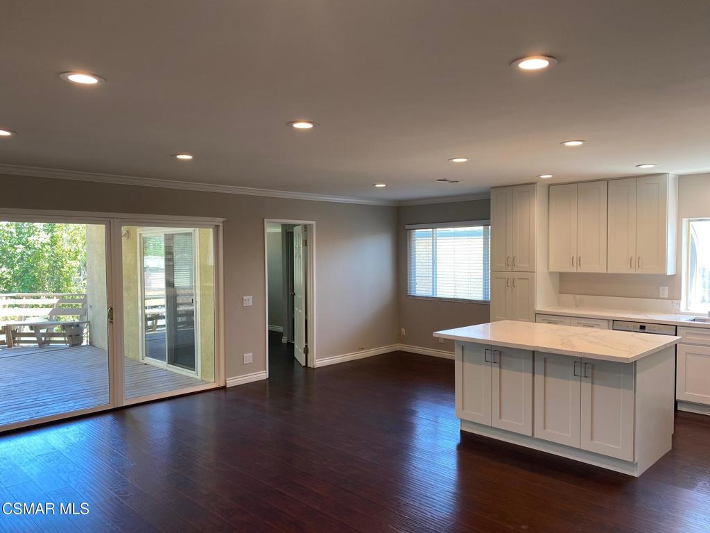 662 Benson Way Thousand Oaks, CA 91360 - Photo 3 of 18