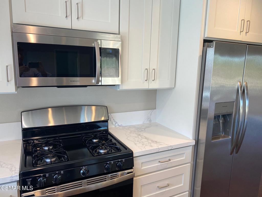 662 Benson Way Thousand Oaks, CA 91360 - Photo 9 of 18