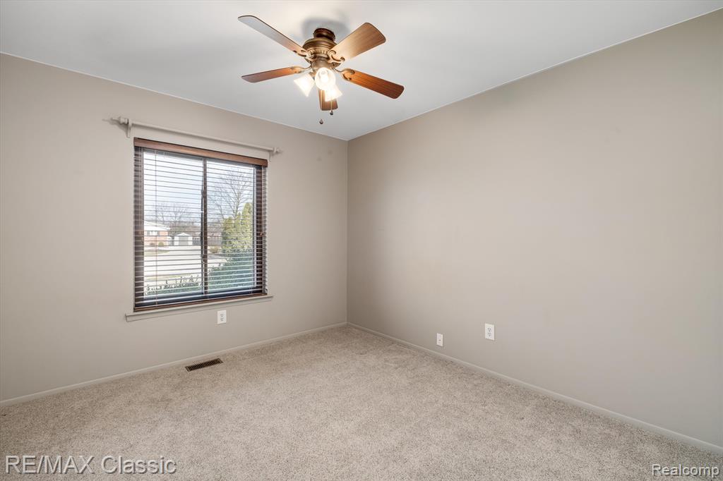 15872 Summit Court Macomb, MI 48044 - Photo 23 of 44 Gallery Image 23