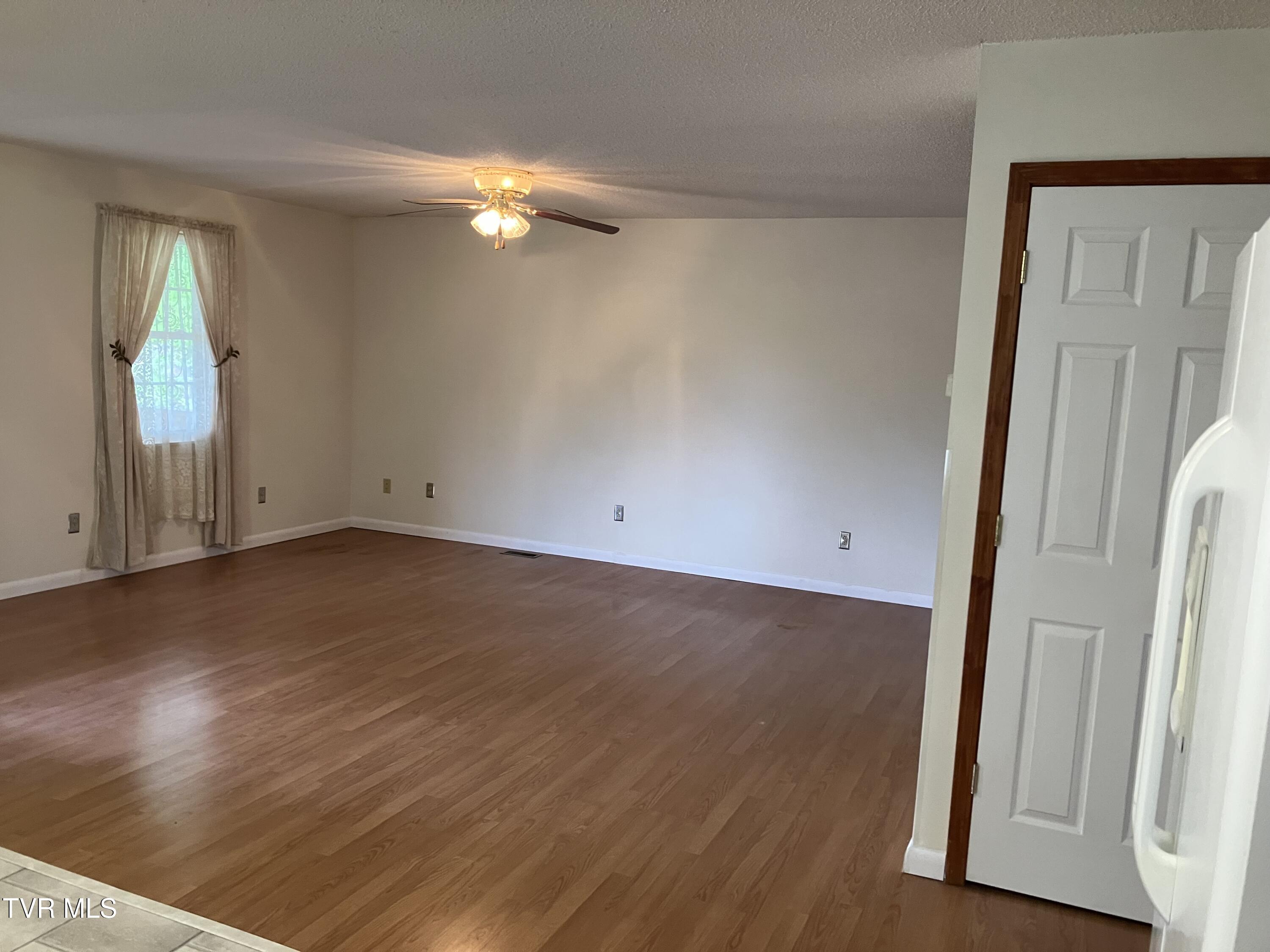101 Tommy Campbell Road Jonesborough, TN 37659 - Photo 11 of 29 IMG_3717