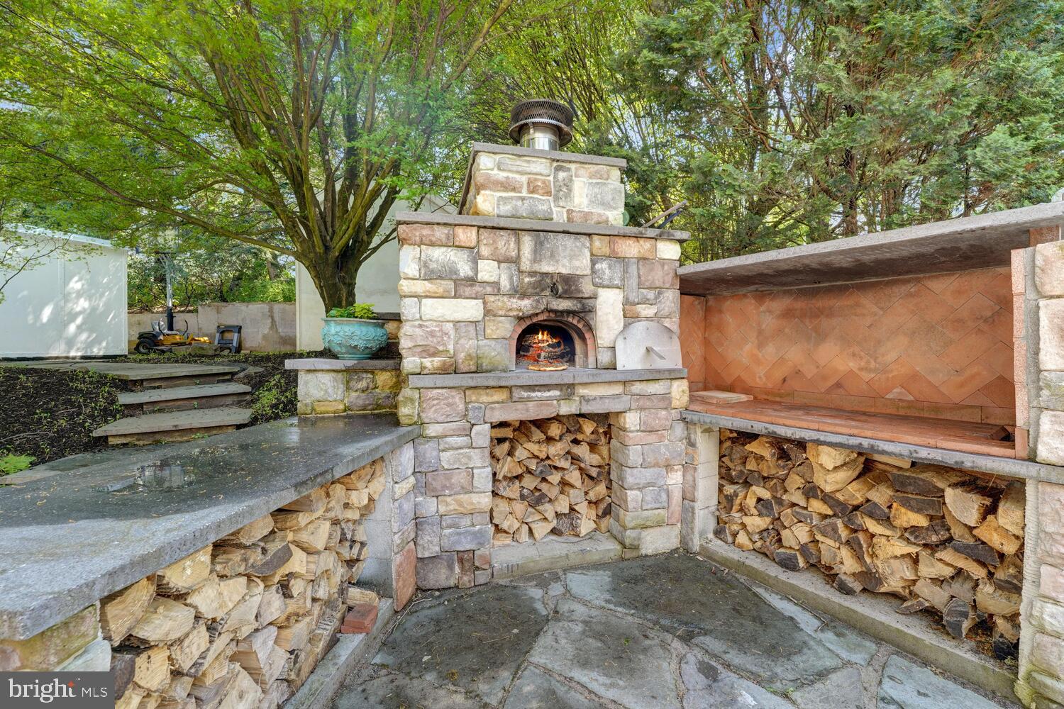 808 North Washington Ridge West Chester, PA 19382 - Photo 4 of 69 Wonderful Pizza Oven-brand new!