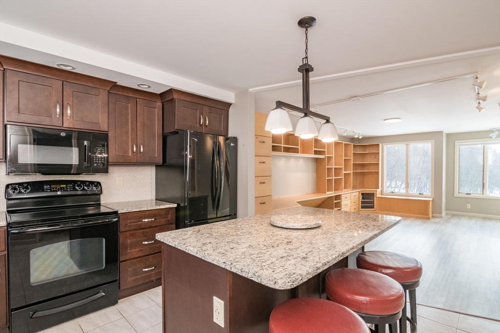 575 Bridge Road, Unit 105 Northampton, MA 01062 - Photo 3 of 29 Gallery Image 3