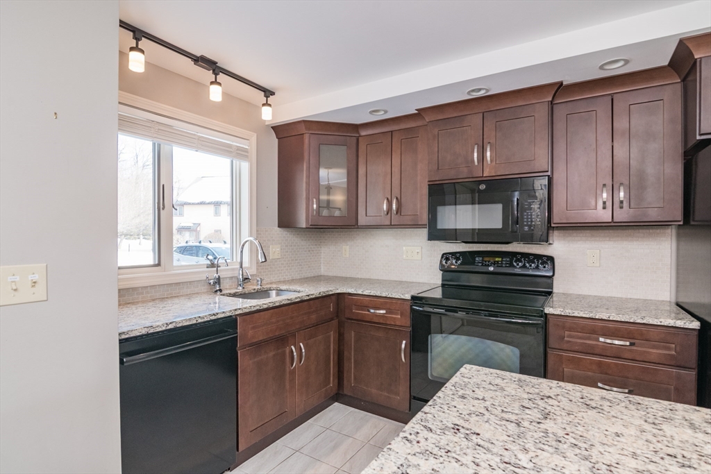 575 Bridge Road, Unit 105 Northampton, MA 01062 - Photo 7 of 29 Gallery Image 7
