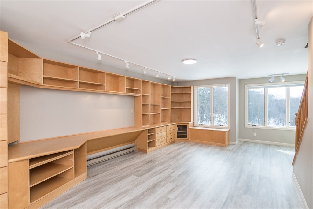 575 Bridge Road, Unit 105 Northampton, MA 01062 - Photo 8 of 29 Gallery Image 8
