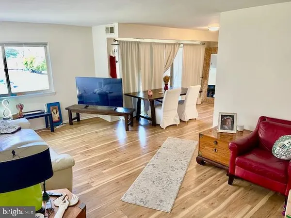 $224,990 | 5200 Crossfield Court, Unit 13812, Rockville, MD 20852