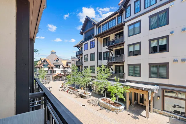 $575,000 | 780 Village Drive, Unit 210, Donnelly, ID 83615