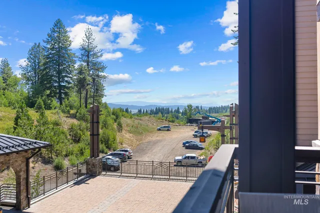 $575,000 | 780 Village Drive, Unit 210, Donnelly, ID 83615