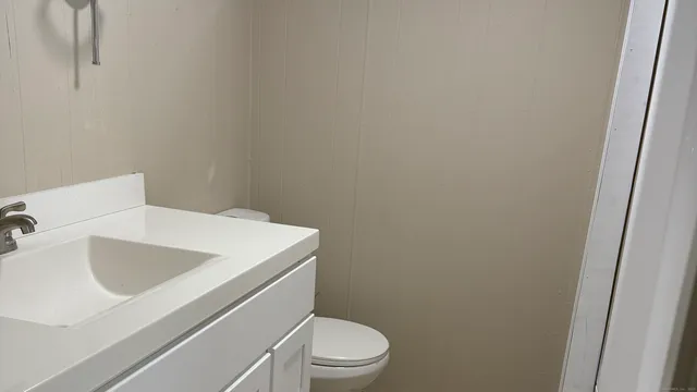 $86,900 | 133 West Main Street, Clinton, CT 06413