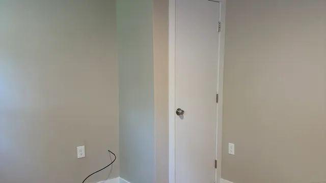 $86,900 | 133 West Main Street, Clinton, CT 06413