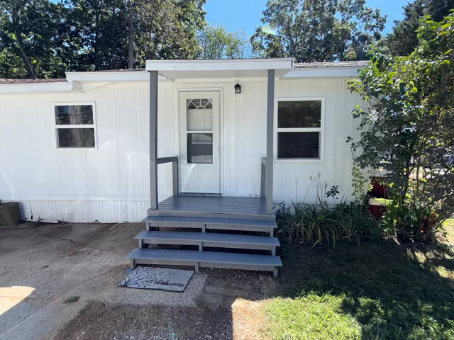 $86,900 | 133 West Main Street, Clinton, CT 06413