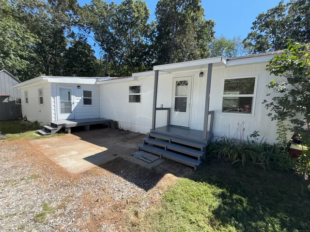 $86,900 | 133 West Main Street, Clinton, CT 06413