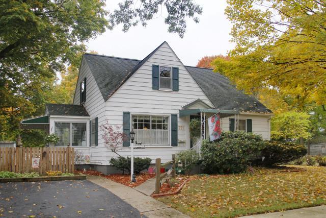 221 5th Avenue Three Rivers, MI 49093 - Photo 1 of 17 Primary Photo