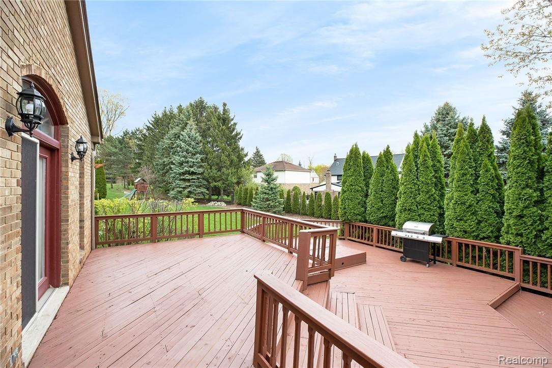 42221 Waterfall Road Northville, MI 48168 - Photo 34 of 39 RM_074.jpg