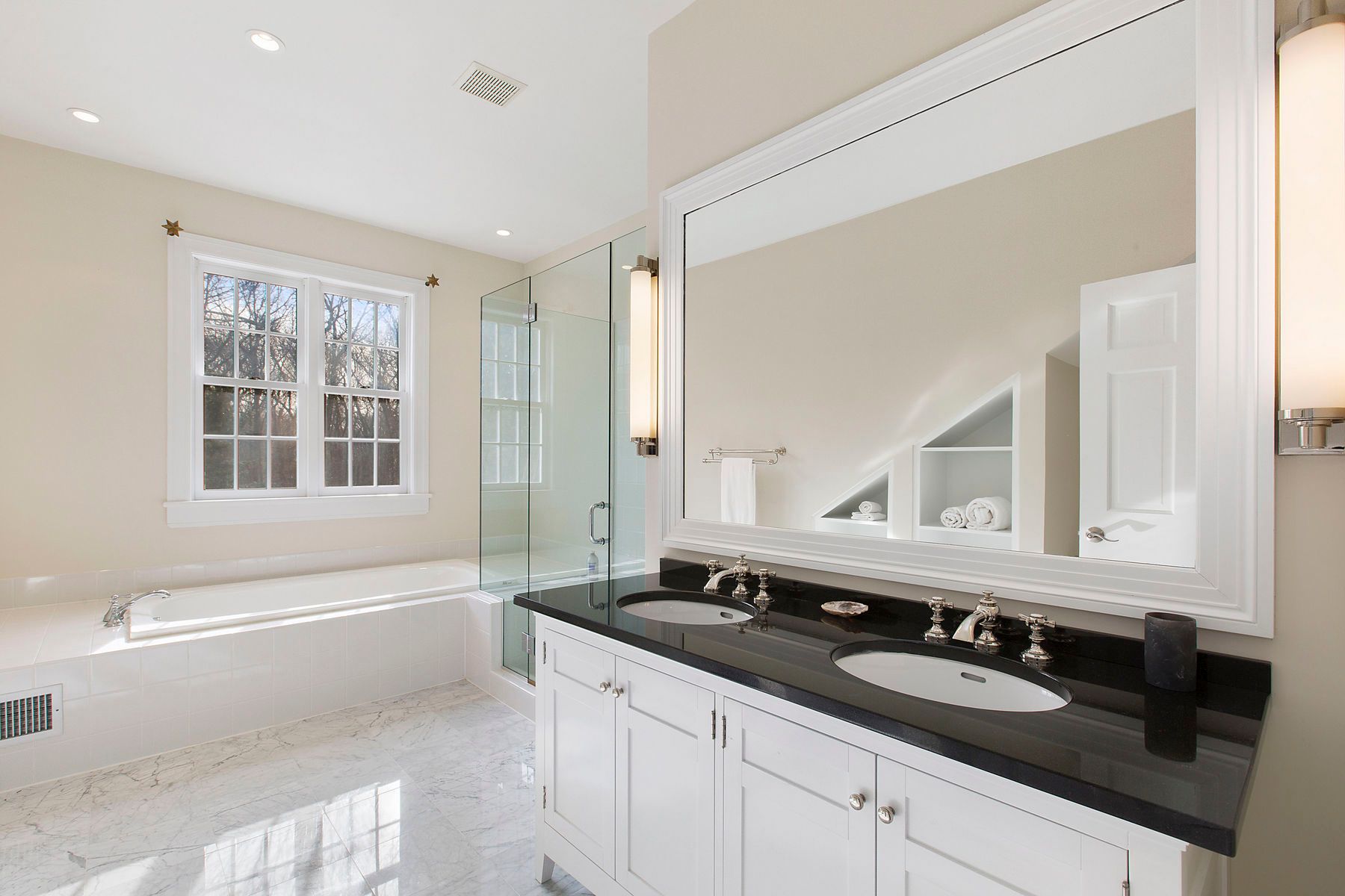 20 Cedar Trail East Hampton, NY 11937 - Photo 9 of 10