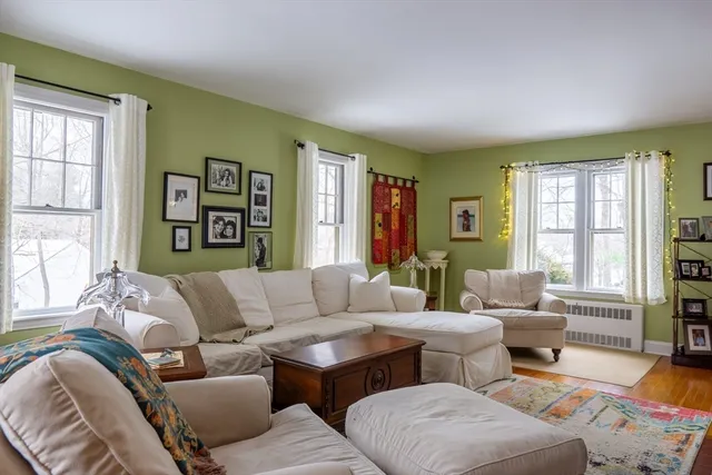 $560,000 | 10 Kenwood Road, Holden, MA 01520