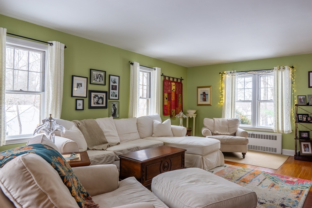 10 Kenwood Road Holden, MA 01520 - Photo 5 of 41