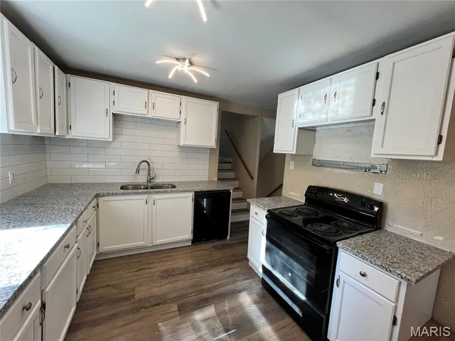 $184,900 | 2390 Teakwood Manor Drive, Florissant, MO 63031