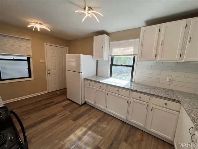 $184,900 | 2390 Teakwood Manor Drive, Florissant, MO 63031