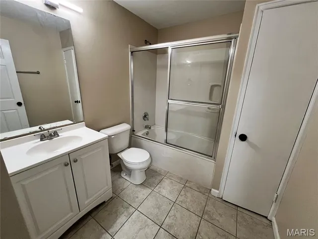 $184,900 | 2390 Teakwood Manor Drive, Florissant, MO 63031