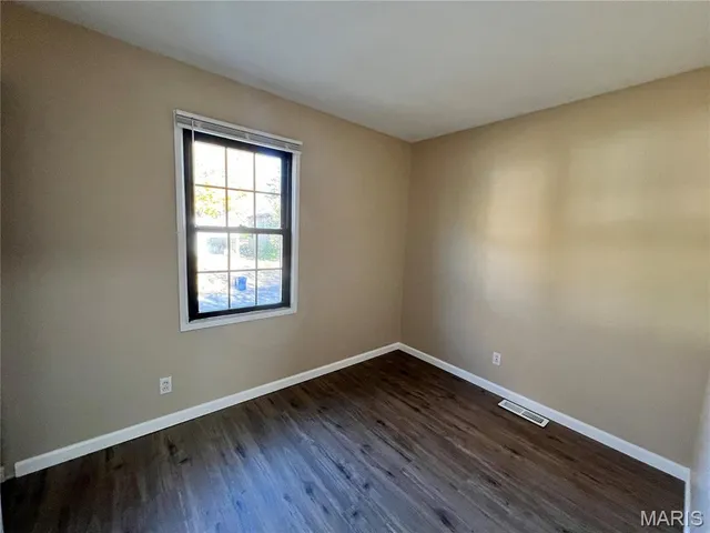 $184,900 | 2390 Teakwood Manor Drive, Florissant, MO 63031